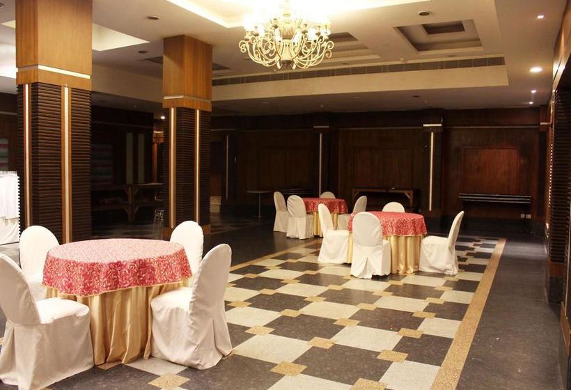 Hotel Oyo Premium Sector 31 Faridabad 6