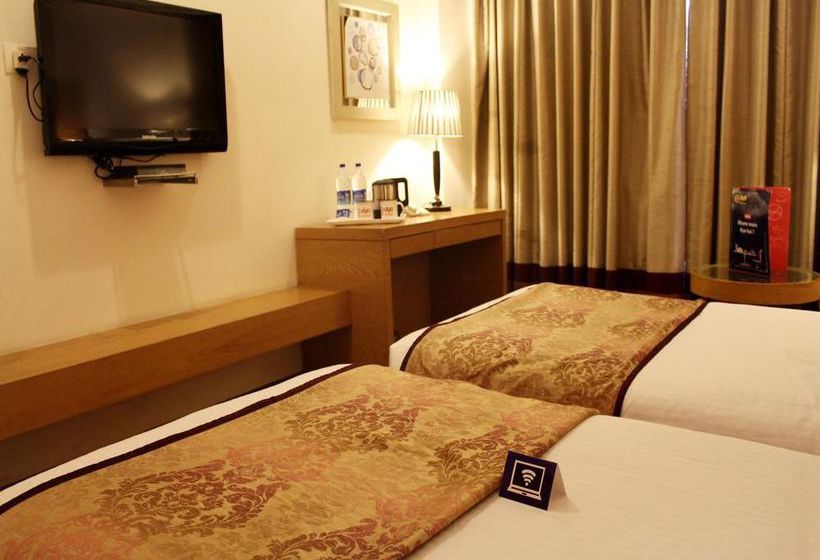 Hotel Oyo Premium Sector 31 Faridabad 8