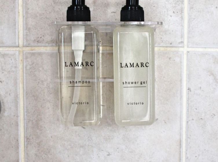 Pension Whispering Oaks Guest House 15