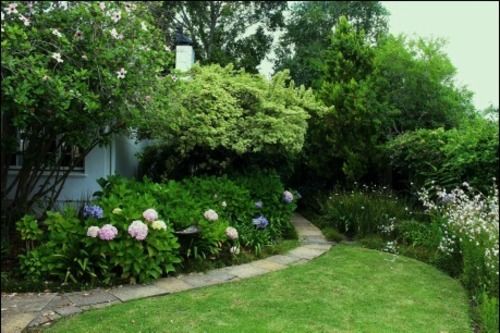 Pension Whispering Oaks Guest House 19