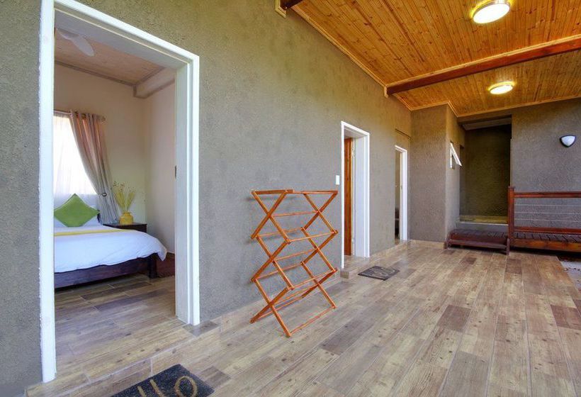 Hostel Monzi Safaris 15