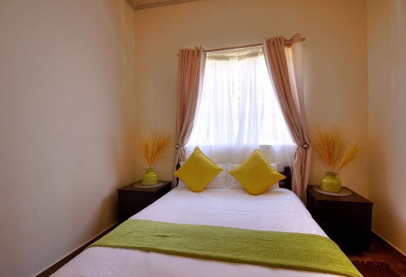 Hostel Monzi Safaris 17
