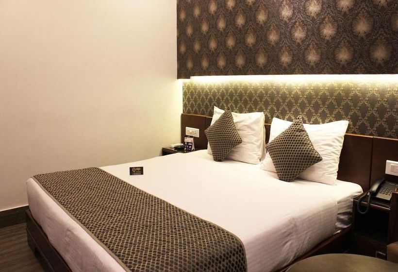 Hotel Oyo Premium Karnal Club 11