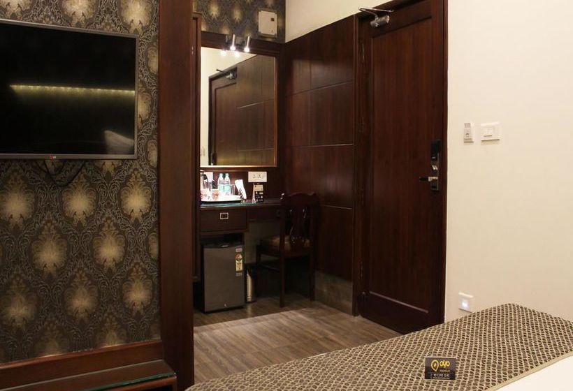 Hotel Oyo Premium Karnal Club 15