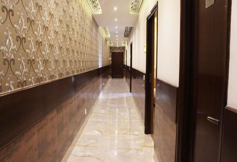 Hotel Oyo Premium Karnal Club 16