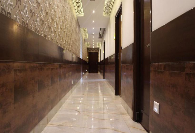 Hotel Oyo Premium Karnal Club 17