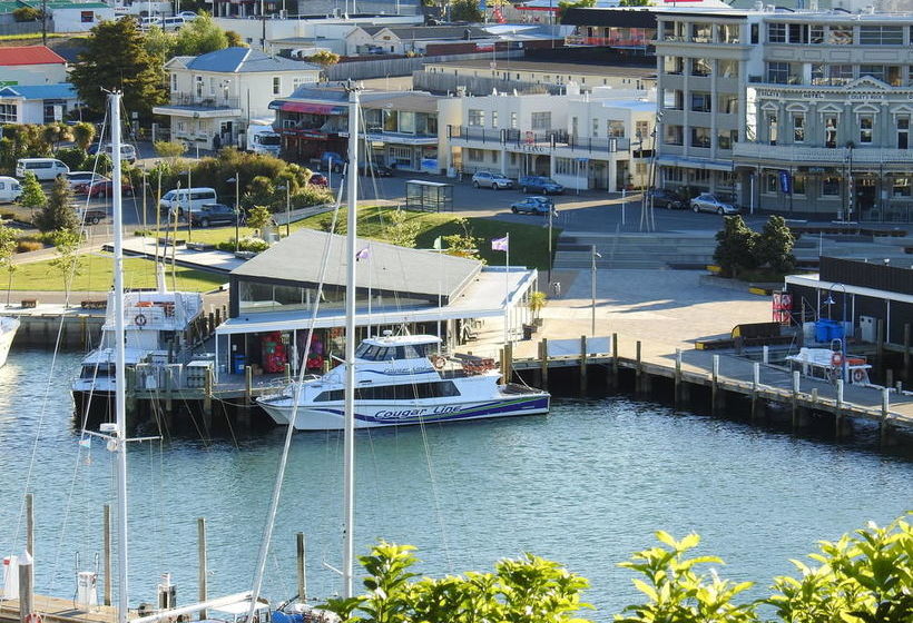 Art Deco Apartment 1 Picton