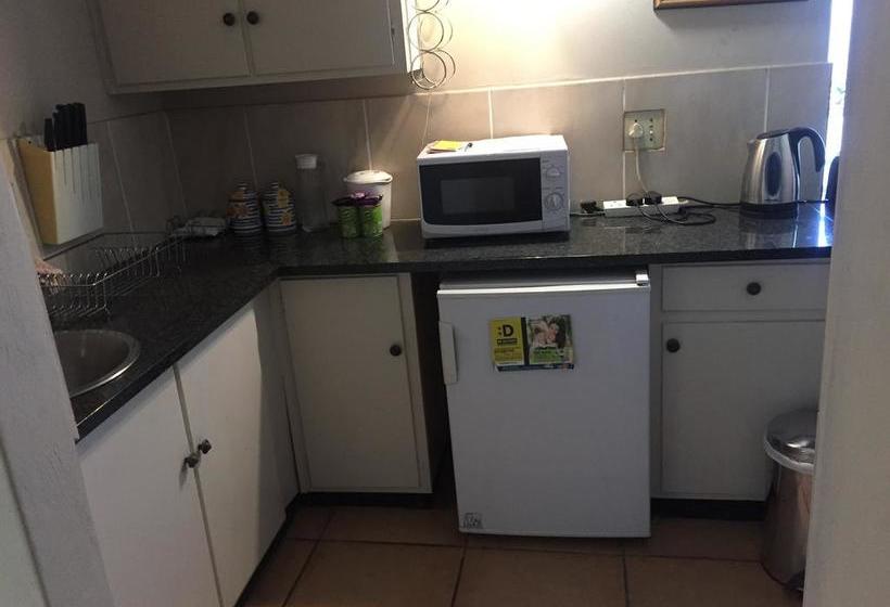 Pension Ash Manor 16