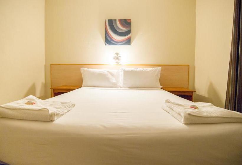 Hotel Sierra On Main 12