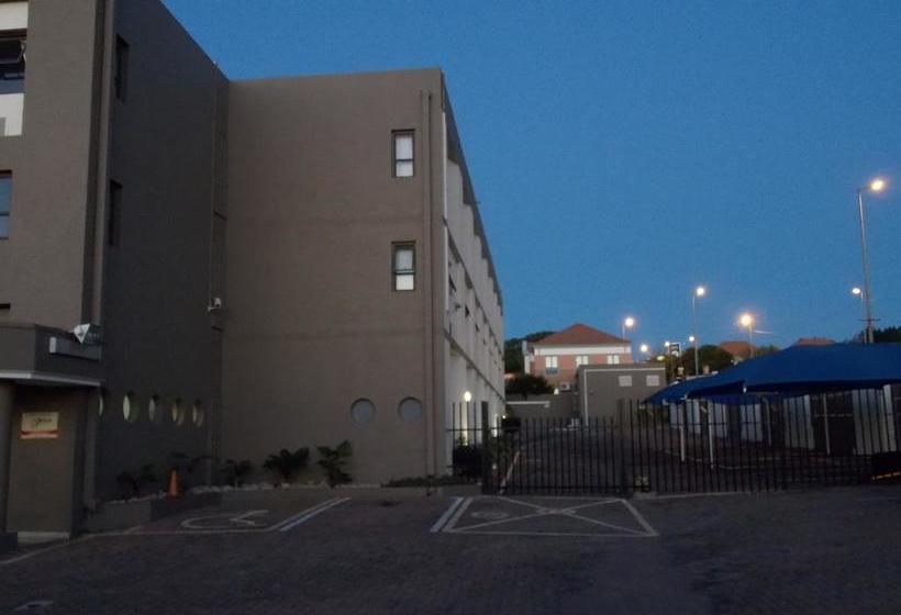 Hotel Sierra On Main 13