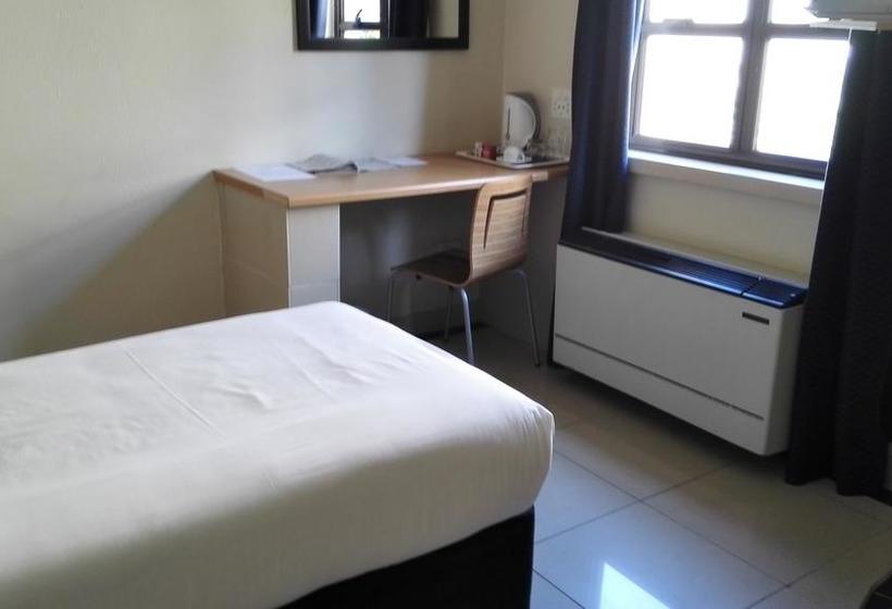 Hotel Sierra On Main 4