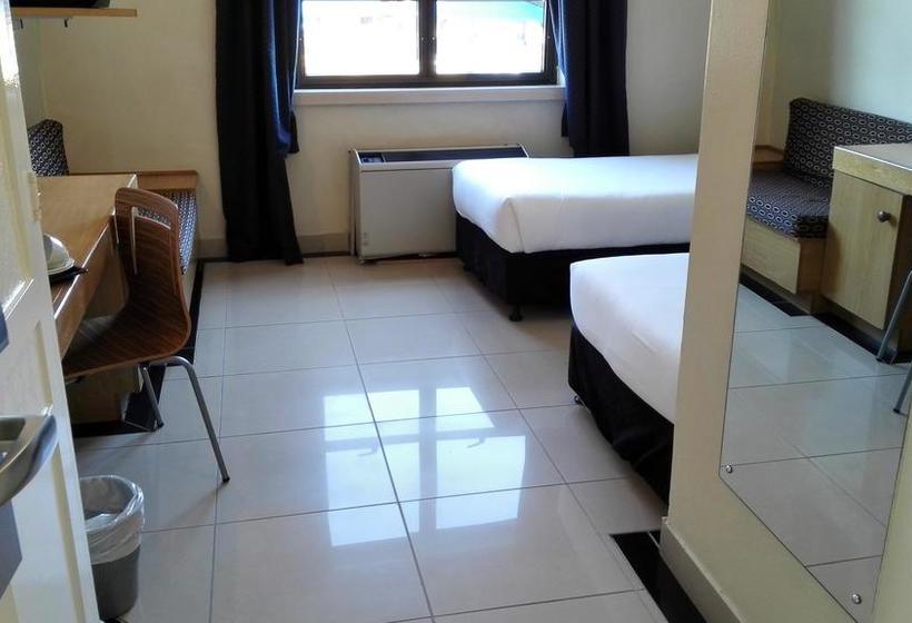 Hotel Sierra On Main 8