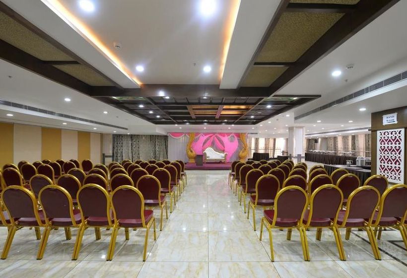 Hotel Oyo Premium Kothapet 18