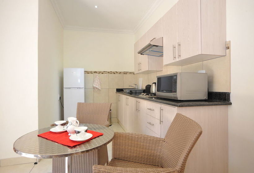 Pension Fifteen On Orange 10