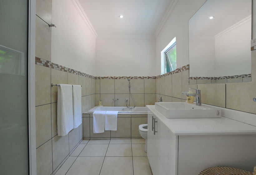 Pension Fifteen On Orange 16