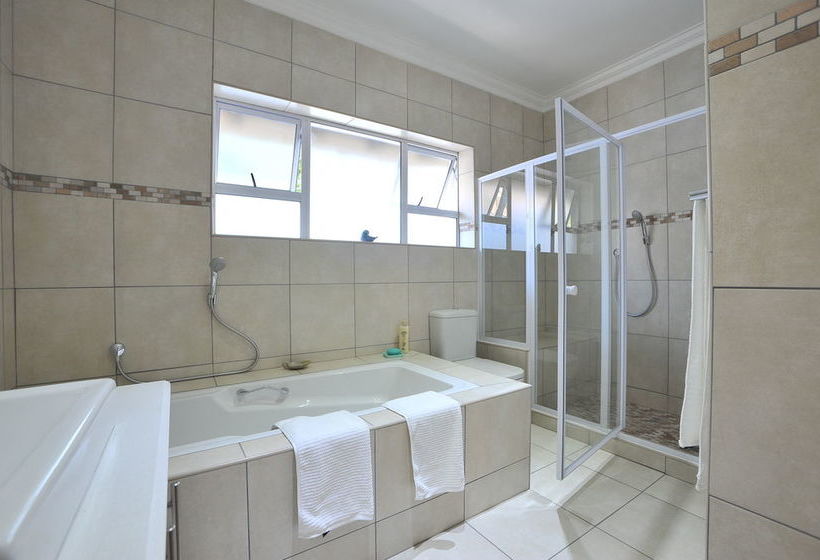 Pension Fifteen On Orange 17