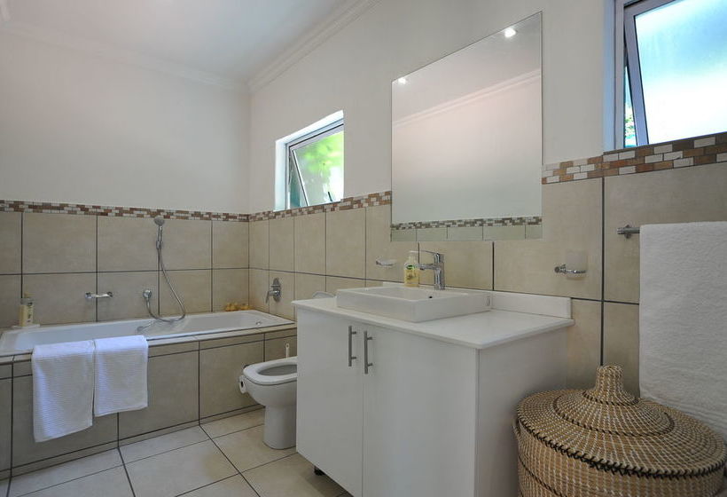 Pension Fifteen On Orange 20