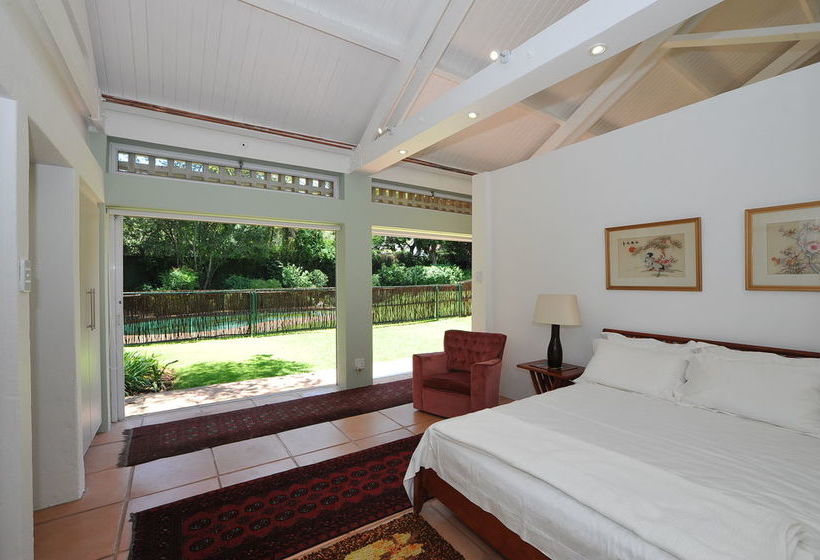 Pension Fifteen On Orange 8