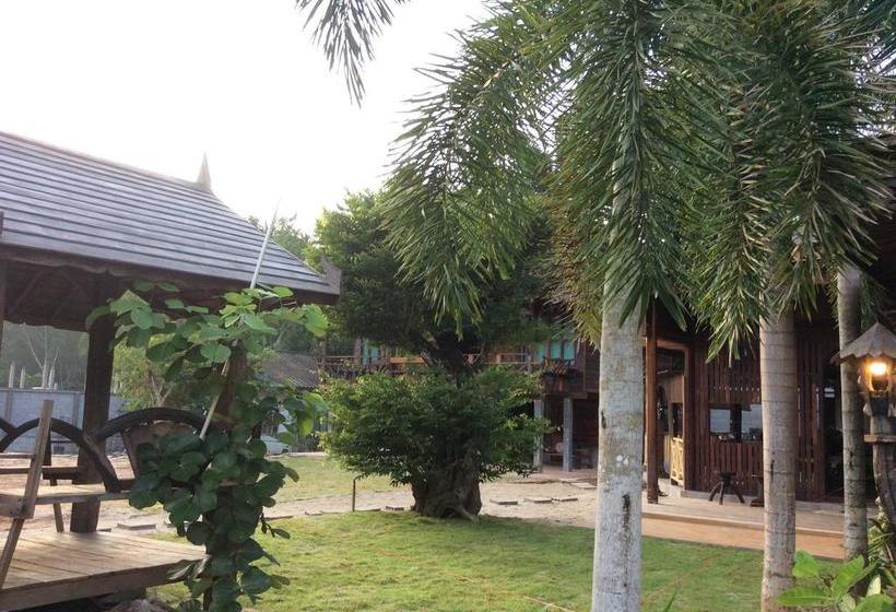 Boutique Village Hostel 15