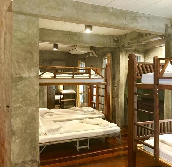 Boutique Village Hostel 9