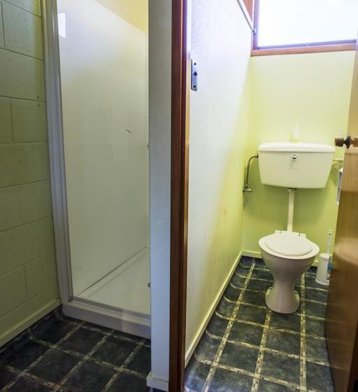 Elmore Lodge Motel 11