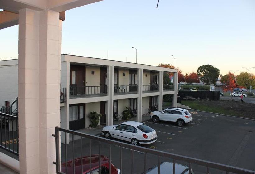 Elmore Lodge Motel 14