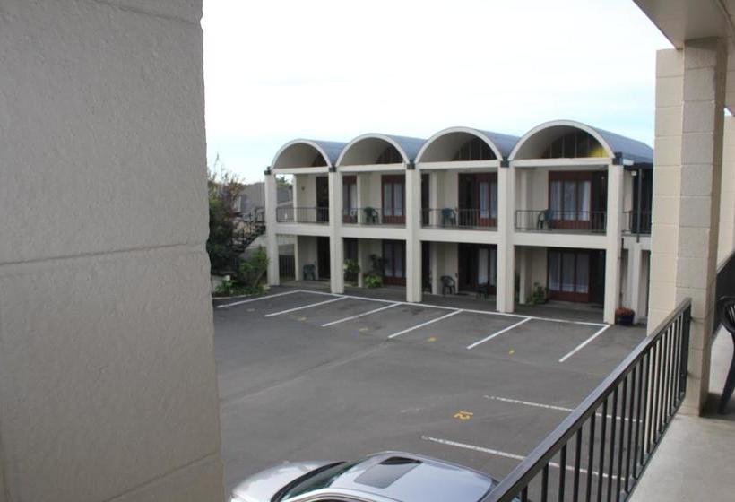 Elmore Lodge Motel 17