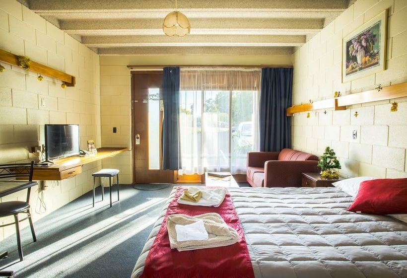 Elmore Lodge Motel 20