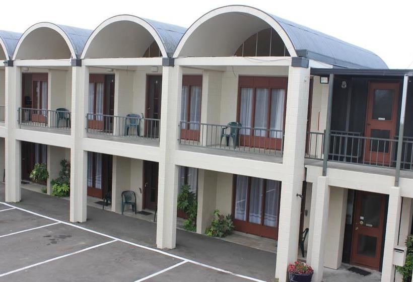 Elmore Lodge Motel 4