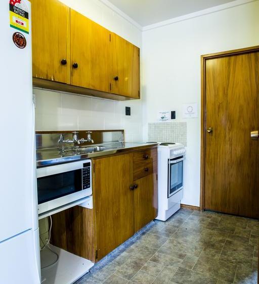 Elmore Lodge Motel 5