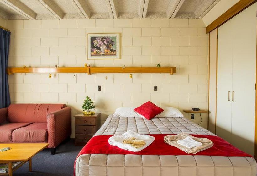 Elmore Lodge Motel 7