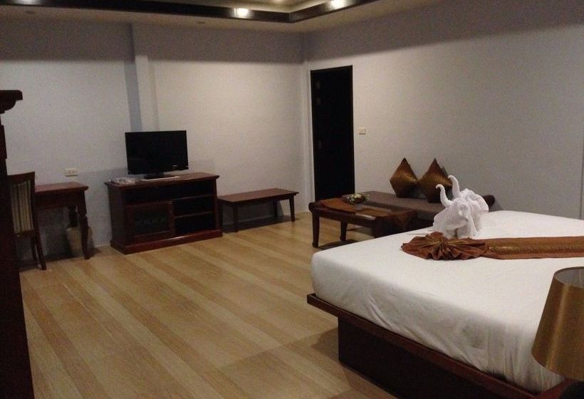 Hotel The Hip Resort @ Khao Lak 9