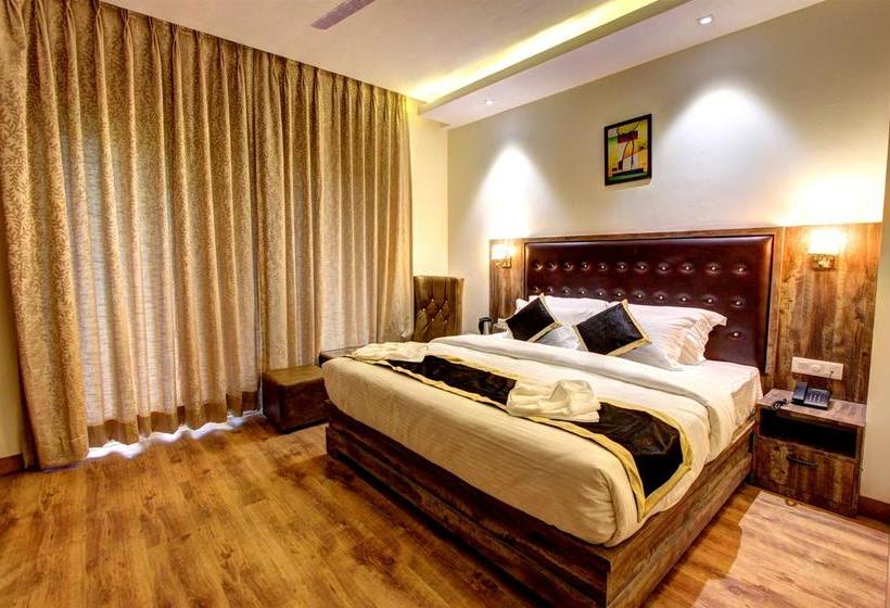 Hotel The Holiday Heights Manali 12