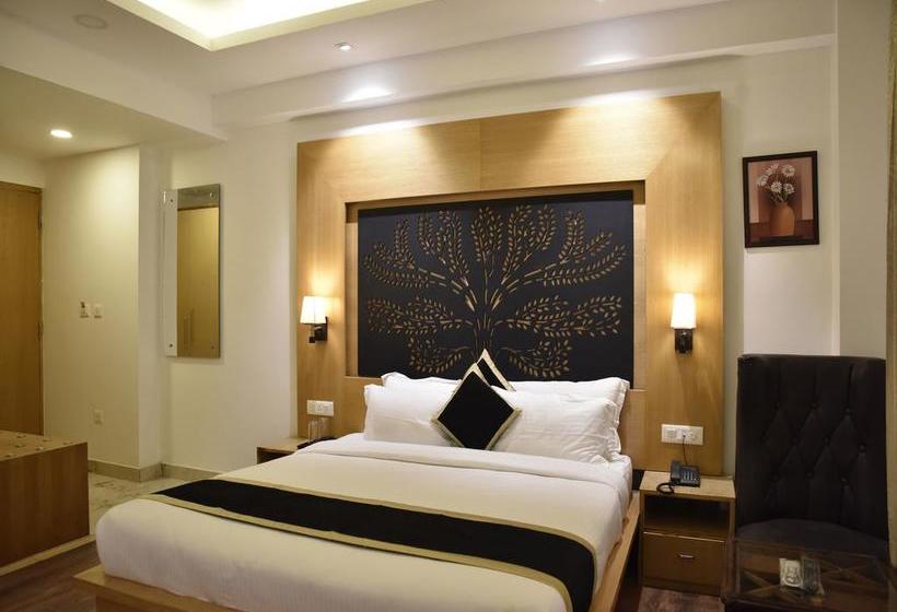 Hotel The Holiday Heights Manali 13