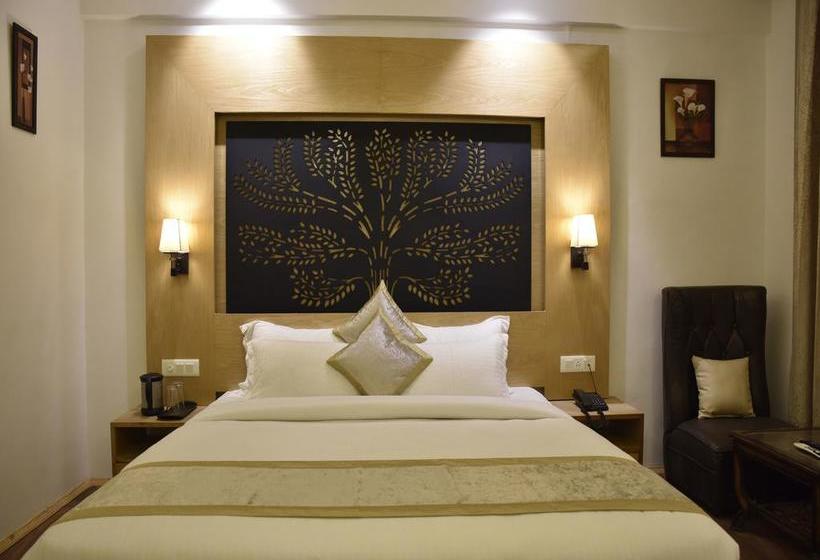 Hotel The Holiday Heights Manali 17