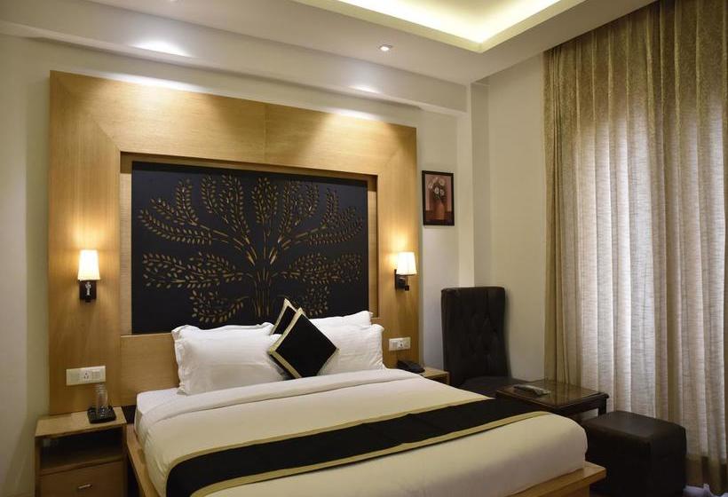 Hotel The Holiday Heights Manali 18