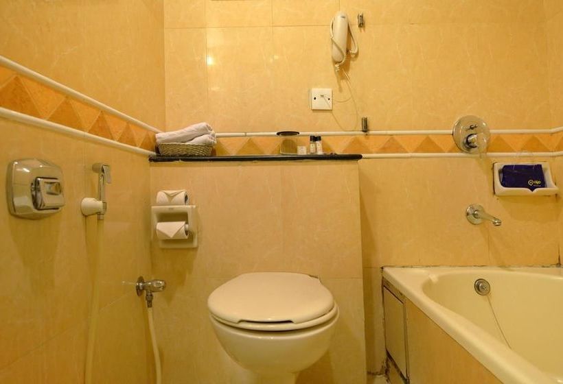 Hotel Oyo Premium Somajiguda 11