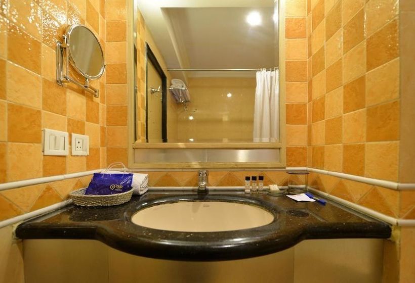 Hotel Oyo Premium Somajiguda 12