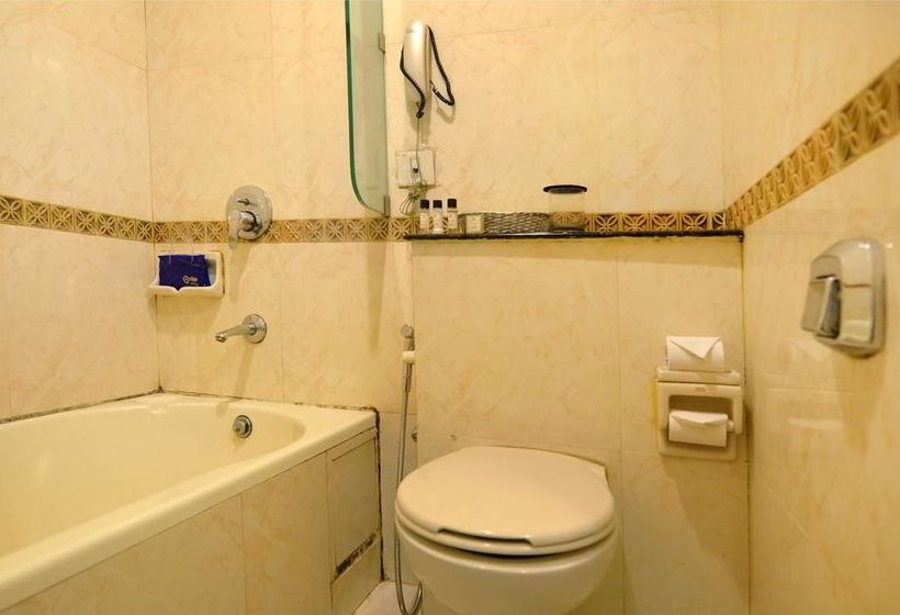 Hotel Oyo Premium Somajiguda 13