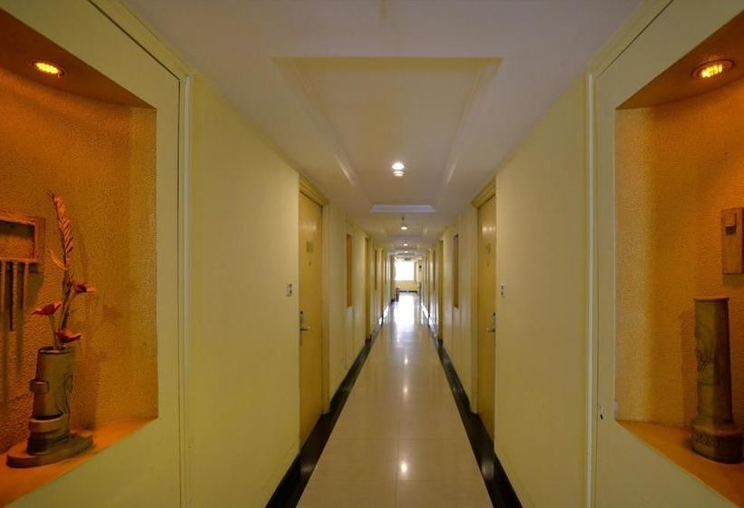 Hotel Oyo Premium Somajiguda 15