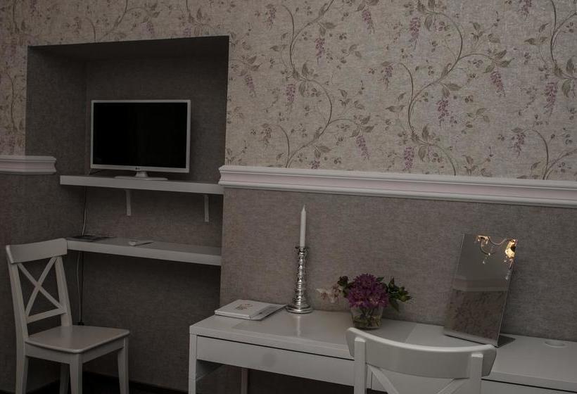 Hotel Griboedov House 8
