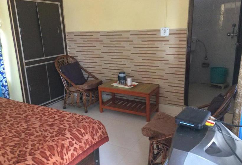 Hotel Bhandari Swiss Cottage 8