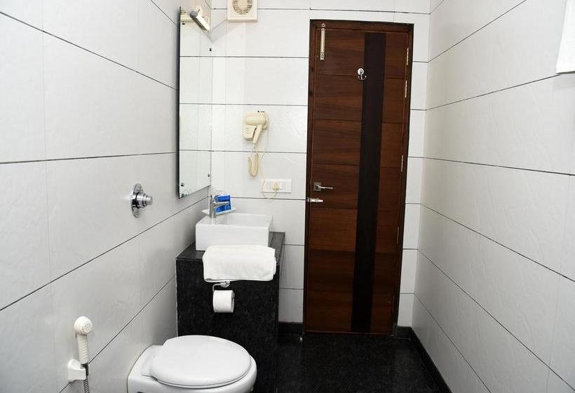 Hotel ZO Rooms Iconic Panchkula Sector 11 13