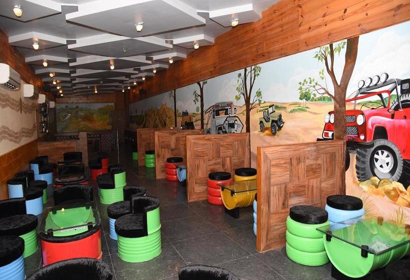 Hotel ZO Rooms Iconic Panchkula Sector 11 17