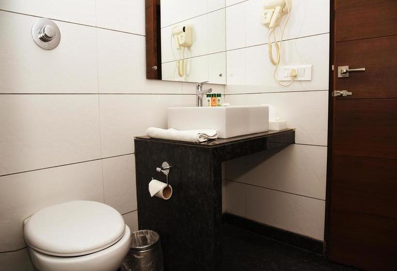 Hotel ZO Rooms Iconic Panchkula Sector 11 18