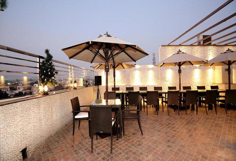 Hotel ZO Rooms Iconic Panchkula Sector 11 2