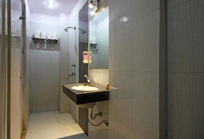 Hotel Oyo Rooms Junction Road Mathura 10