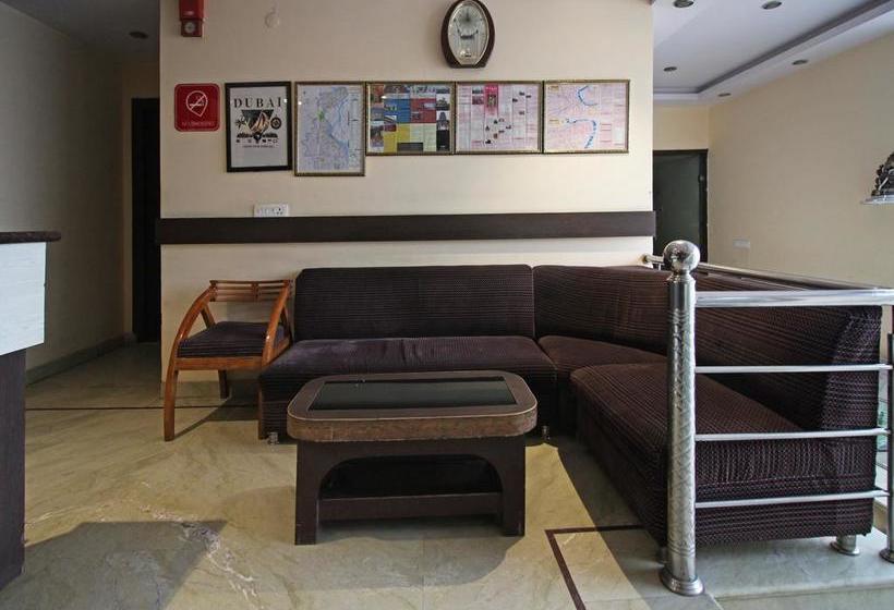 Hotel Oyo Rooms Junction Road Mathura 9