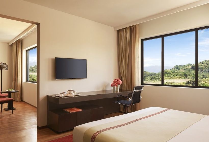 Hotel Vivanta By Taj Guwahati 13