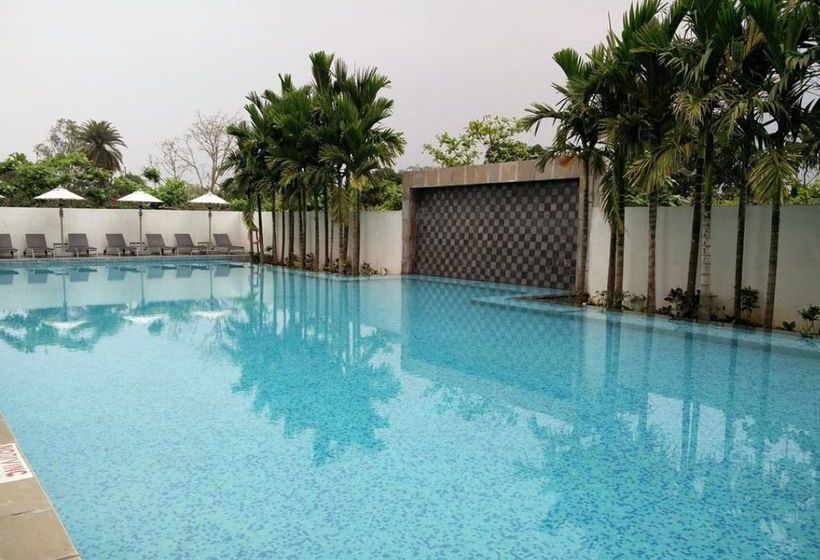 Hotel Vivanta By Taj Guwahati 16